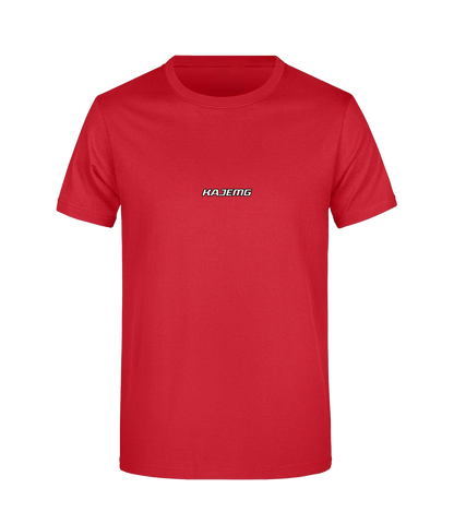 Vorderseite eines roten T-Shirts mit kleinem weißen Schriftzug „KAJEMG“ auf der Brust. Schlichtes Motorsport-Design mit klarer Markenoptik.