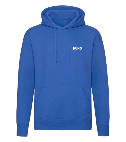 Blauer NUNO Hoodie mit weißem Logo auf der Brust – klassische Frontansicht mit Kapuze und Kängurutasche, ideal für Fans.


